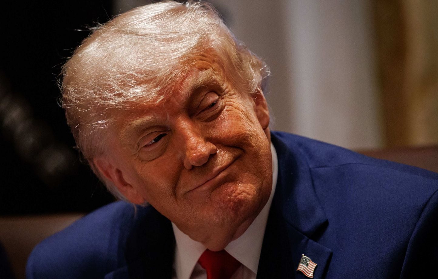 Trump extraña dos veces el país equivocado y amenaza con “pulverizar” a Omán Trump extraña dos veces el país equivocado y amenaza con “pulverizar” a Omán
